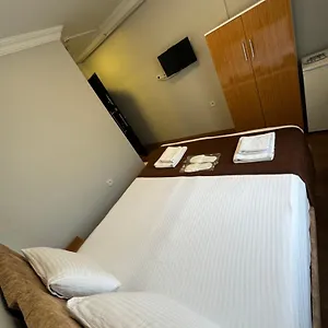 Otel Tavra, İstanbul